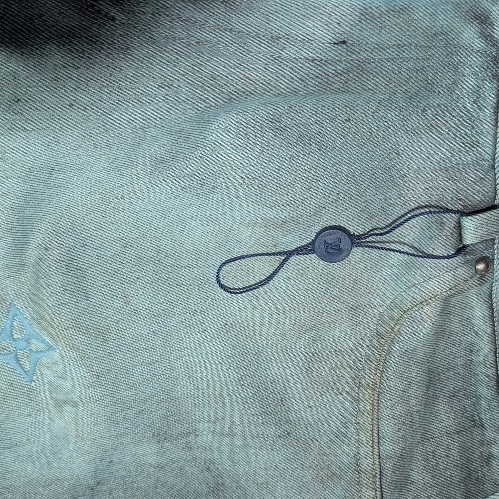 Stylish Gradient Black Jeans - image 4